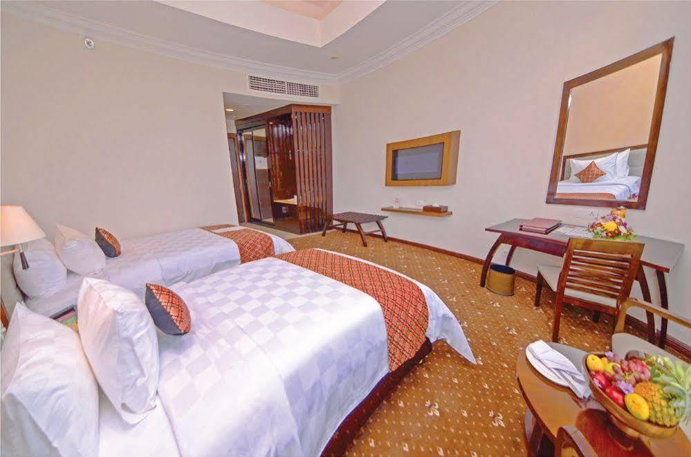 Hermes Palace Hotel 5*