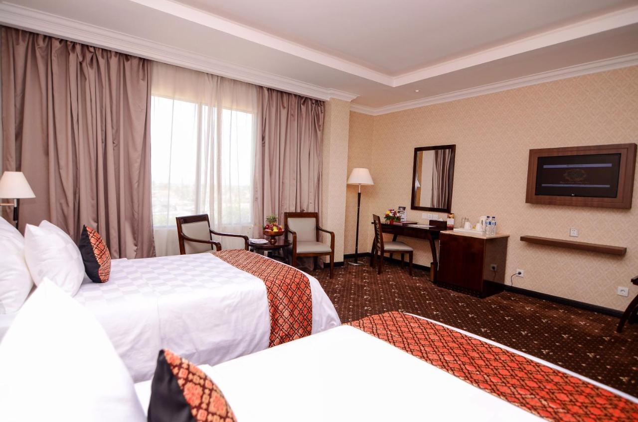Hermes Palace Hotel 5*